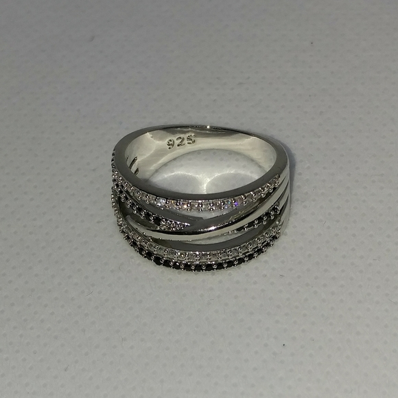 Silver ring - Picture 2 of 3
